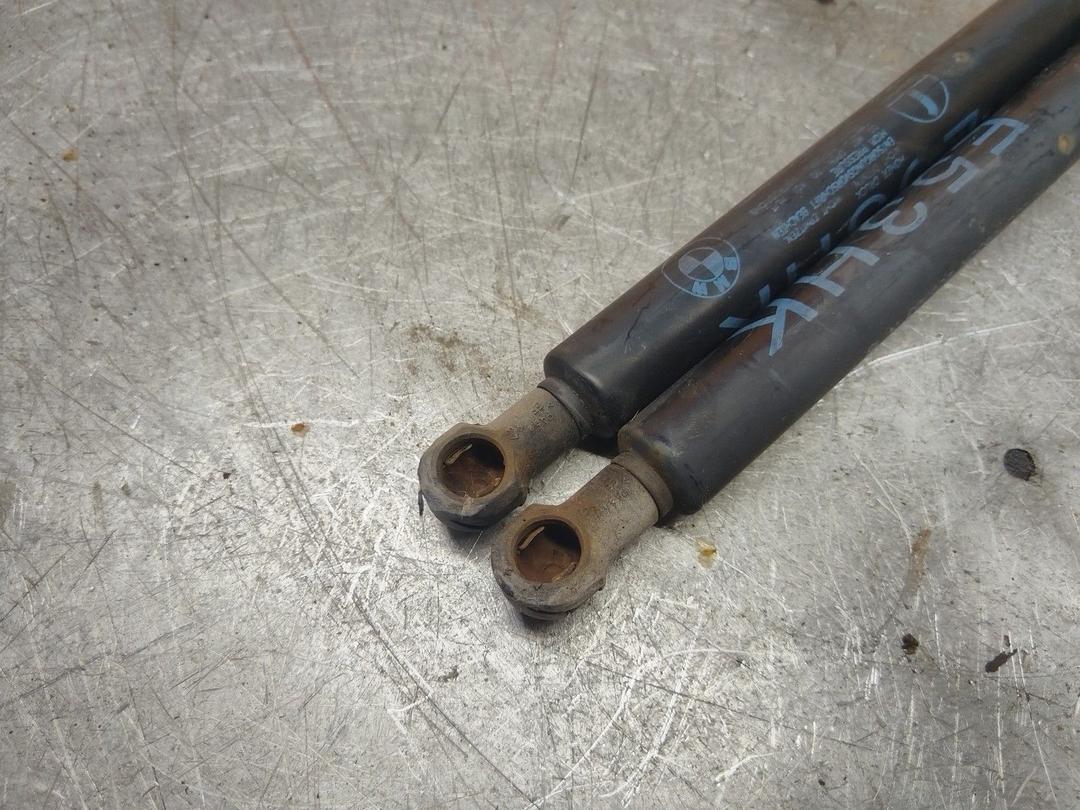 Амортизатор крышки багажника (3-5 двери) JP0XQU BMW X5 E53 купить с доставкой