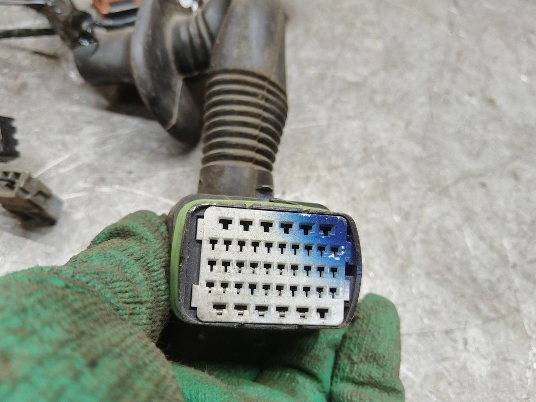 Проводка двери передней левой 72V2S8 Renault Laguna купить