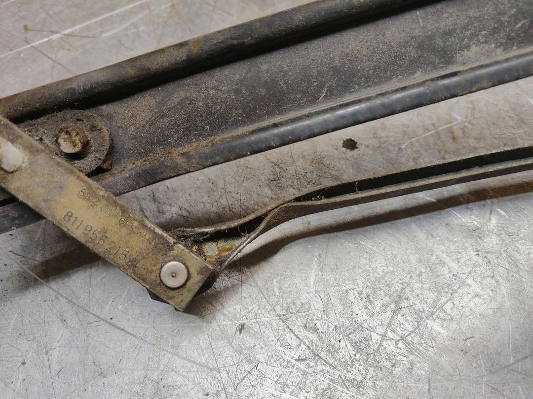 Механизм стеклоочистителя (трапеция дворников) 4IRXQ3 Audi 80 купить с доставкой