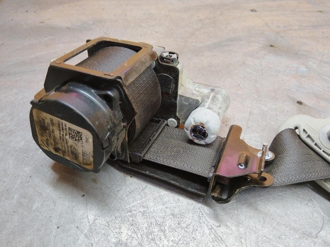 Ремень безопасности передний правый RR4SD5 Ford Fusion undefined