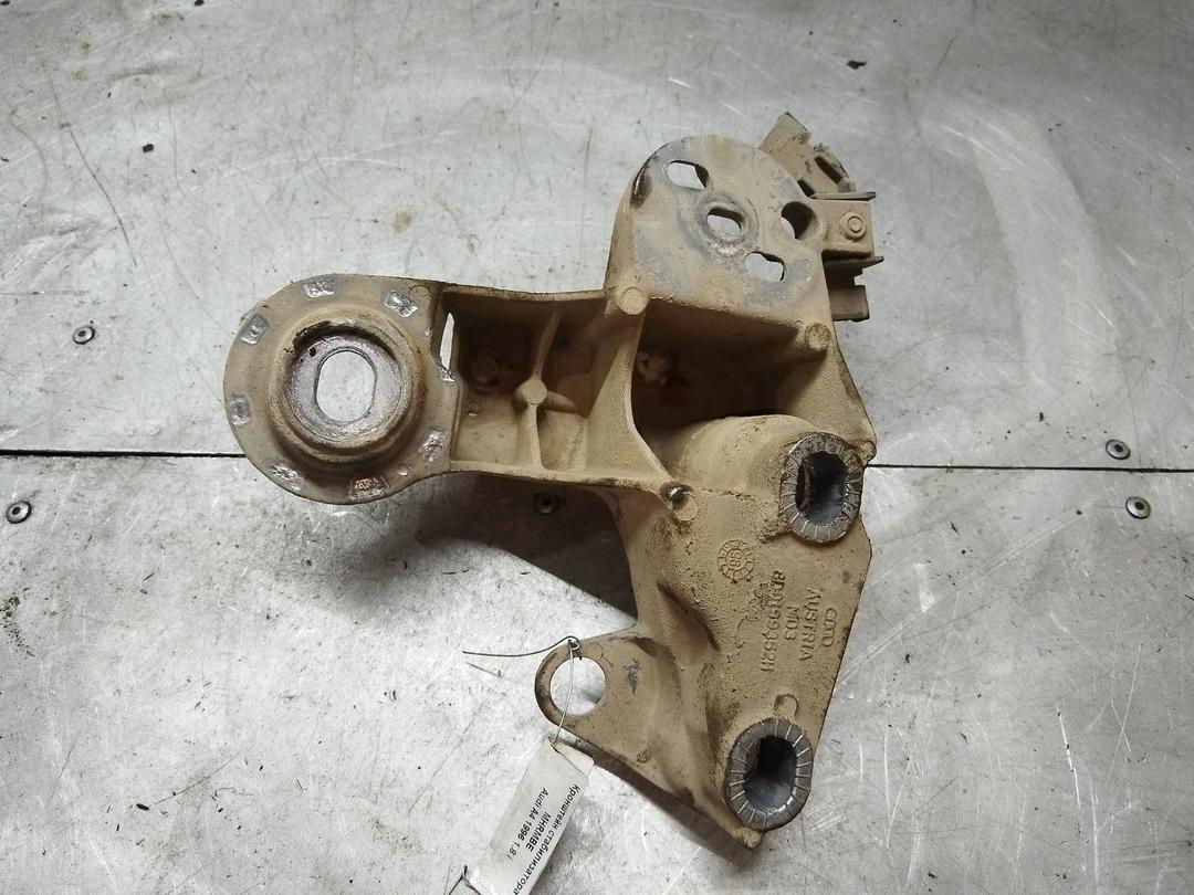 Кронштейн стабилизатора MHRMBE Audi A4