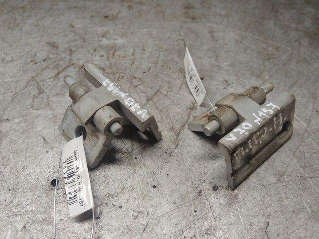 Петля двери передней правой NNS17O Volvo V70 купить с доставкой