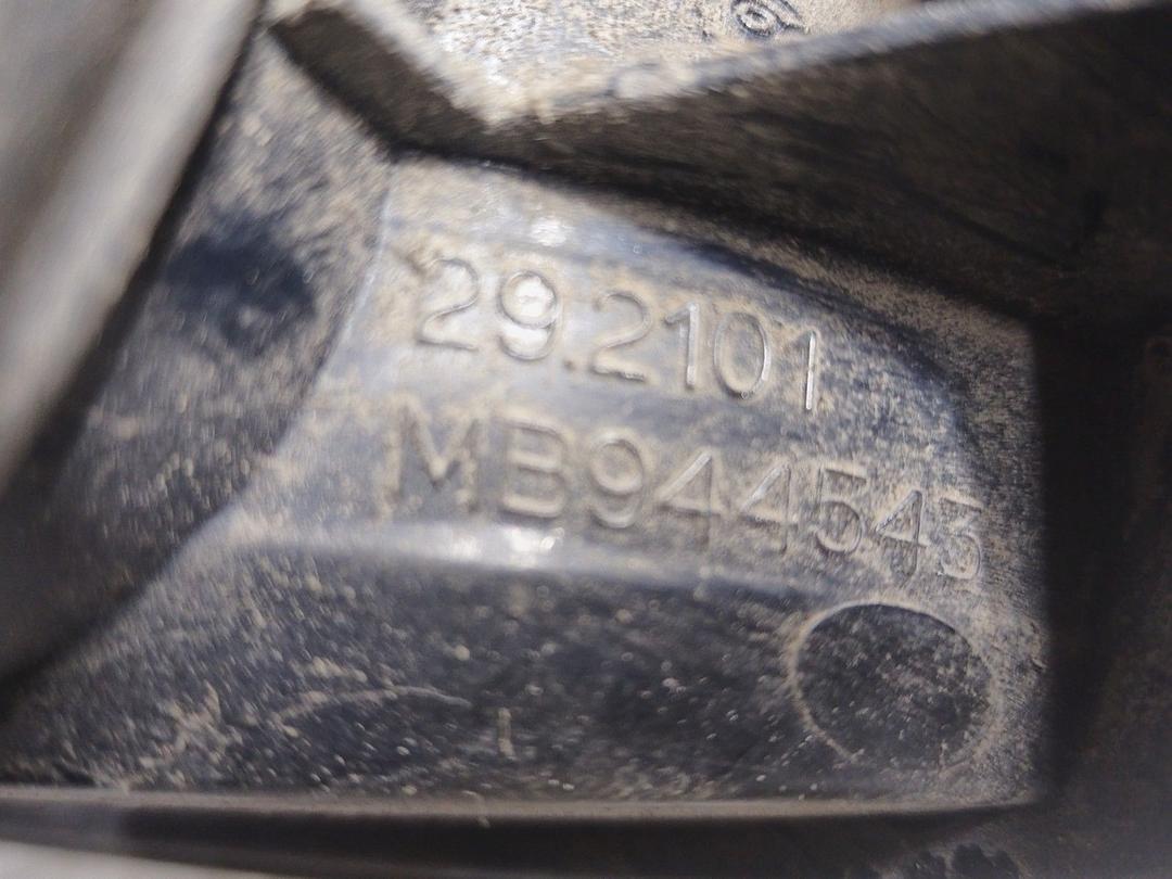 Фонарь задний левый NOUZCB Mitsubishi Carisma undefined