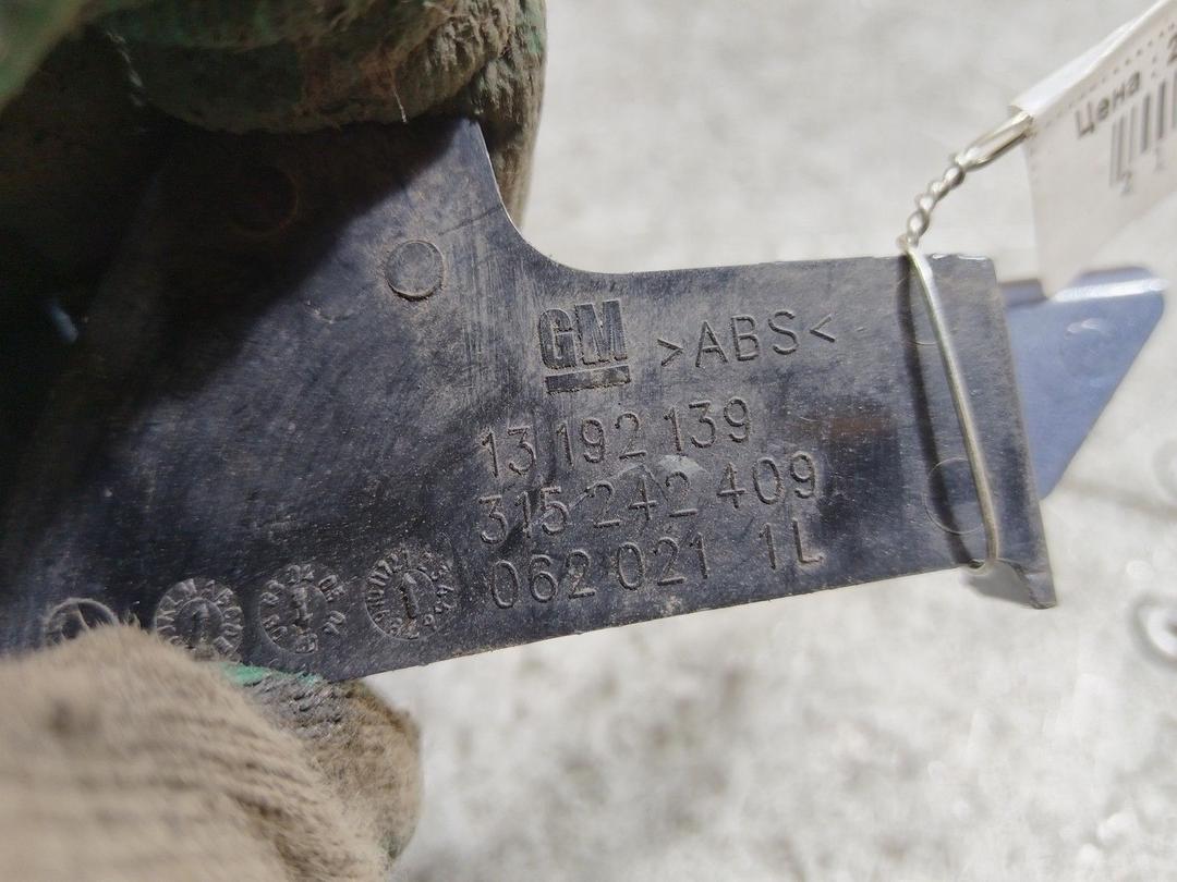 Молдинг крыла переднего левого 0W8ZW7 Opel Astra купить с доставкой