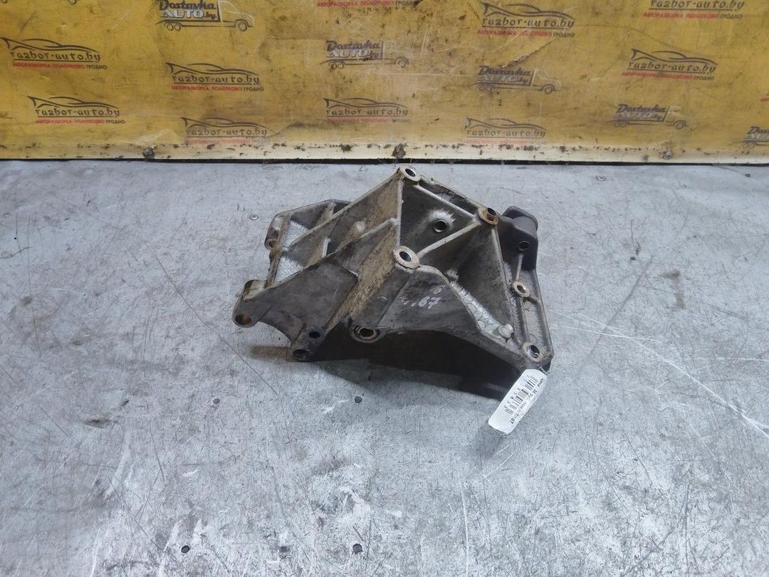 Кронштейн генератора 08UMEJ Peugeot 406 - Фото 1
