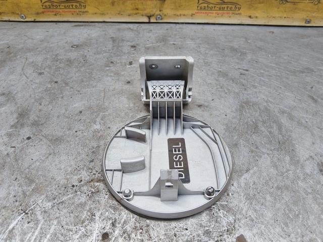 Лючок топливного бака ZHD33N Hyundai Getz купить на авторазборке