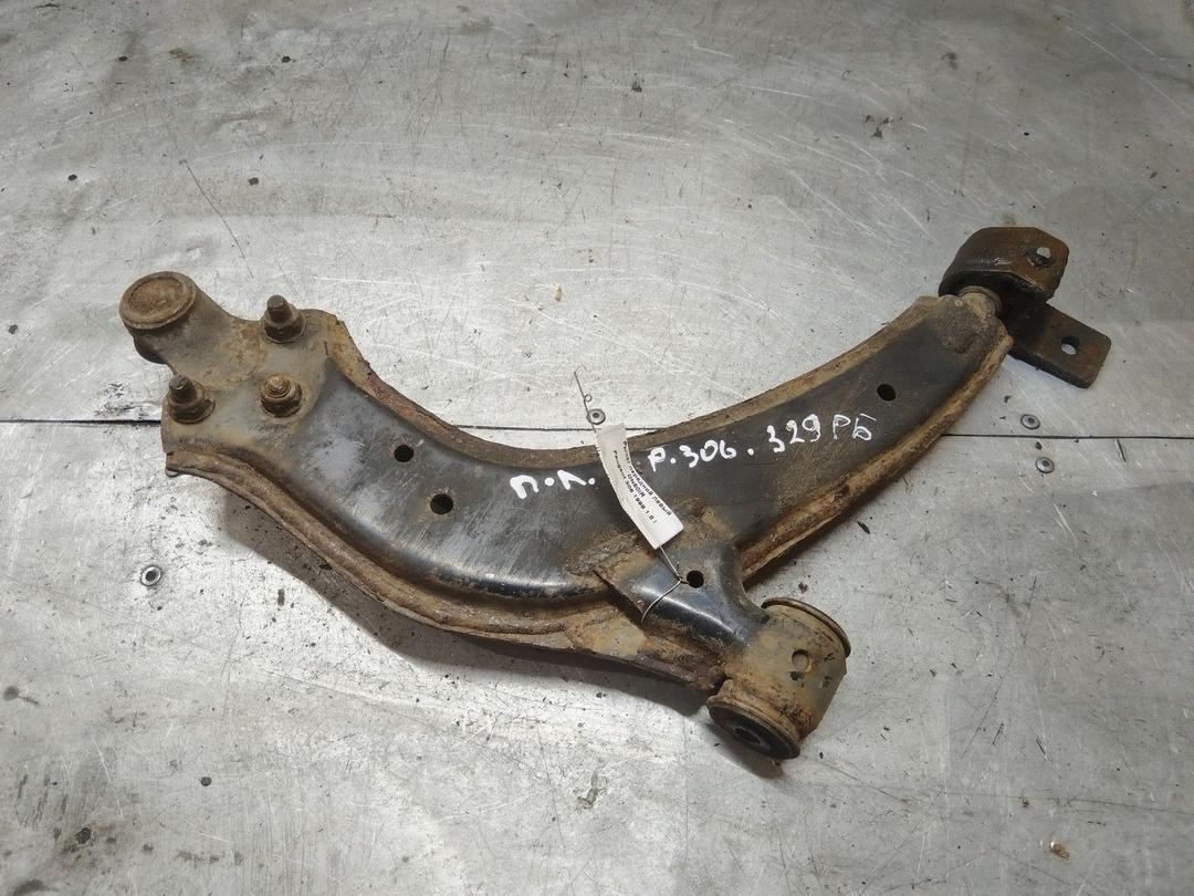Рычаг передний левый DN50IR Peugeot 306 - Фото 1