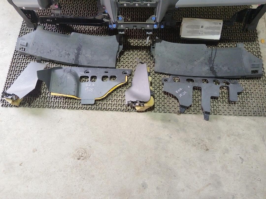 Панель передняя салона (торпедо) I1ZCXH Opel Zafira купить