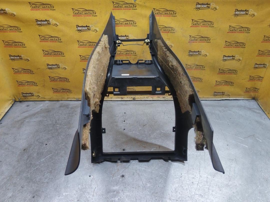 Консоль салона (кулисная часть) 85VS02 Audi 100 купить на авторазборке