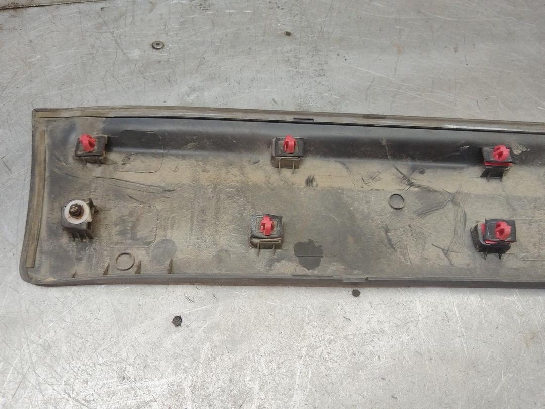 Молдинг двери задней левой WOIJPR Kia Sorento - Фото 3