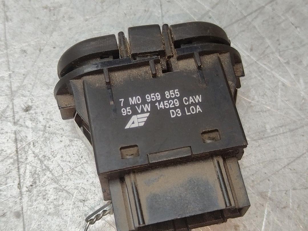 Кнопка (выключатель) UW4DKZ Volkswagen Sharan купить с доставкой