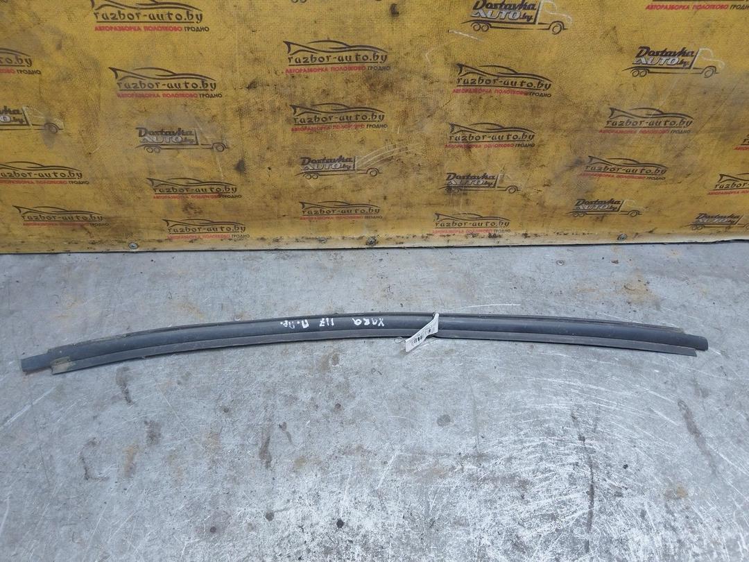 Молдинг стекла двери передней правой наружный 2O8URQ Citroen Xsara Picasso