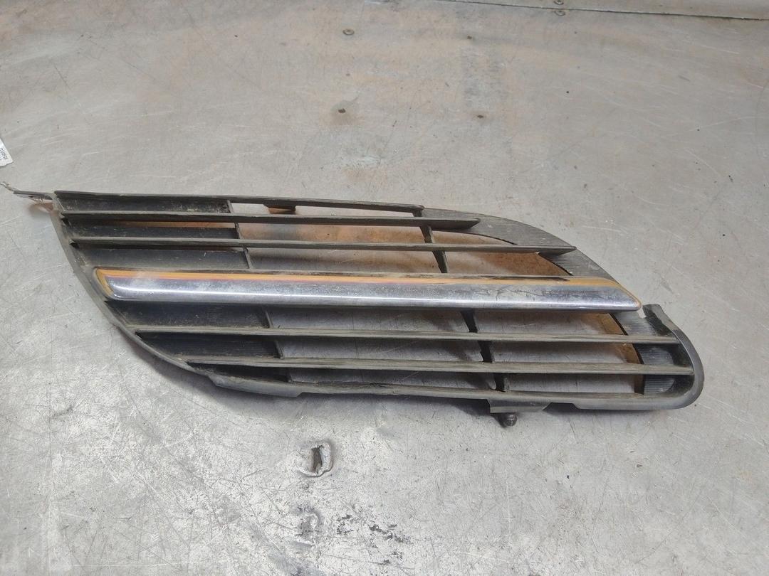 Решетка радиатора CV0FQ6 Nissan Almera Tino