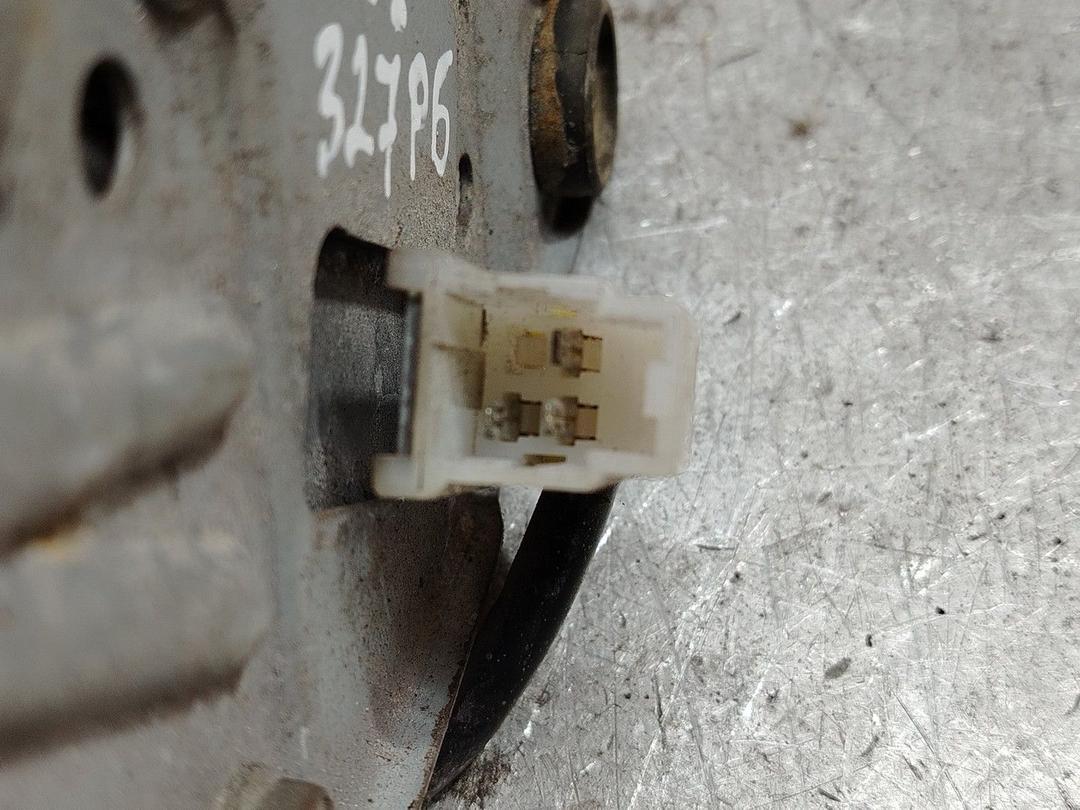 Моторчик заднего стеклоочистителя (дворника) I9Y1FW Nissan Primera - Фото 4