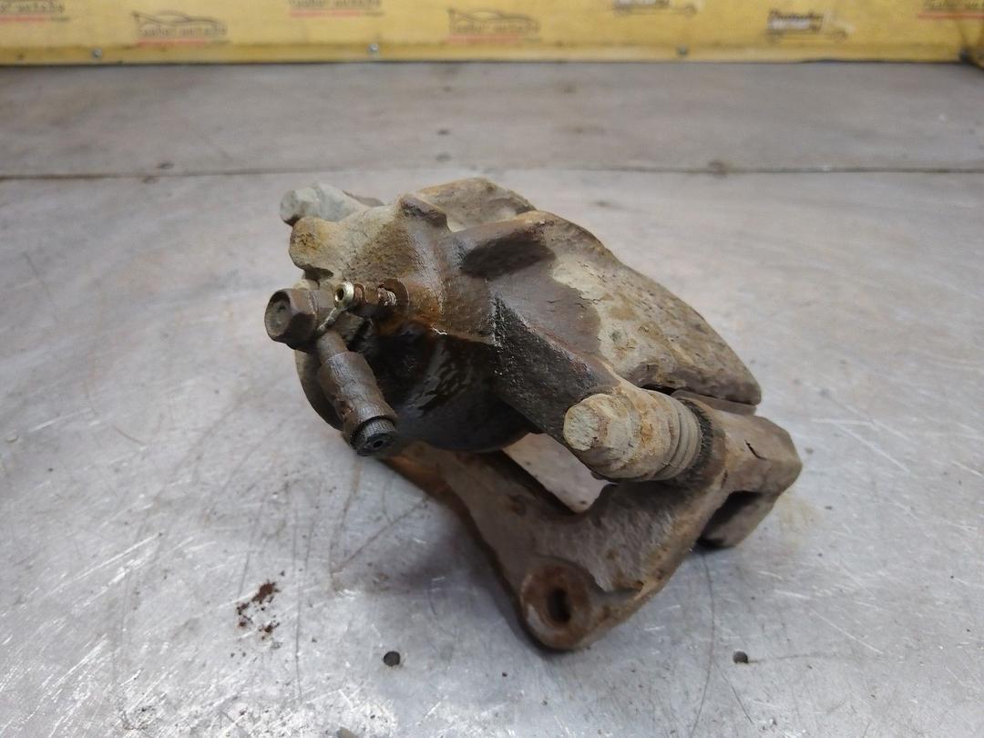 Суппорт передний правый Y5SY2X Toyota Corolla купить с доставкой