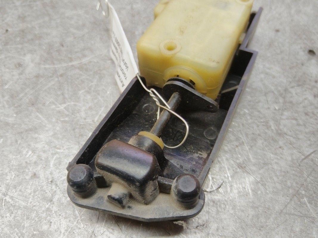 Активатор замка крышки топливного бака R061Q6 Volvo S80 - Фото 4