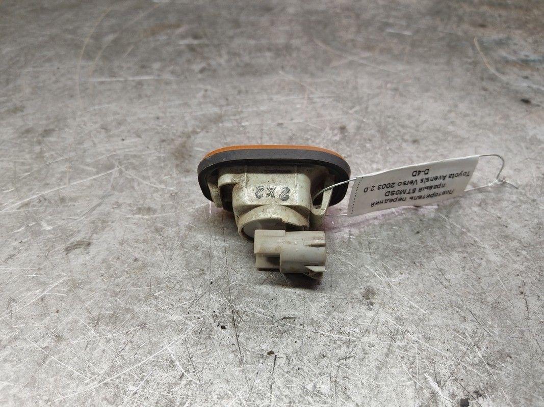 Повторитель передний правый 5TM0SD Toyota Avensis Verso - Фото 2