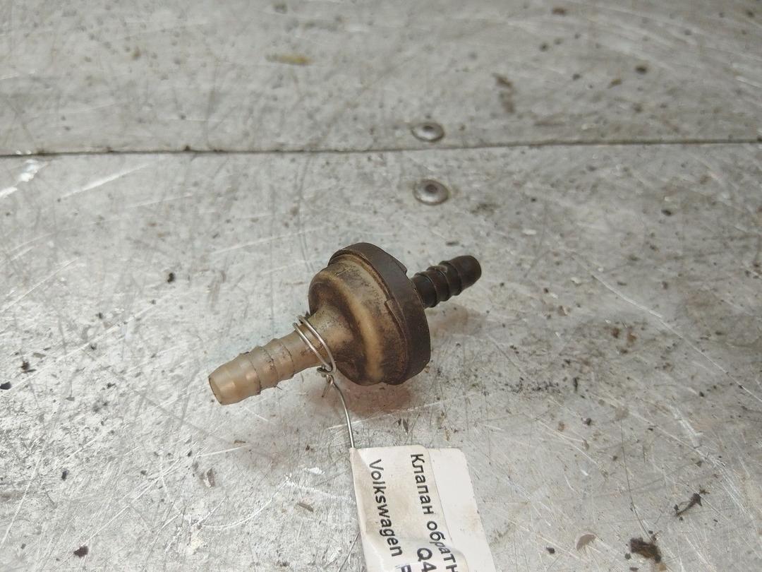 Клапан обратный вакуумный Q4FC62 Volkswagen Passat - Фото 1