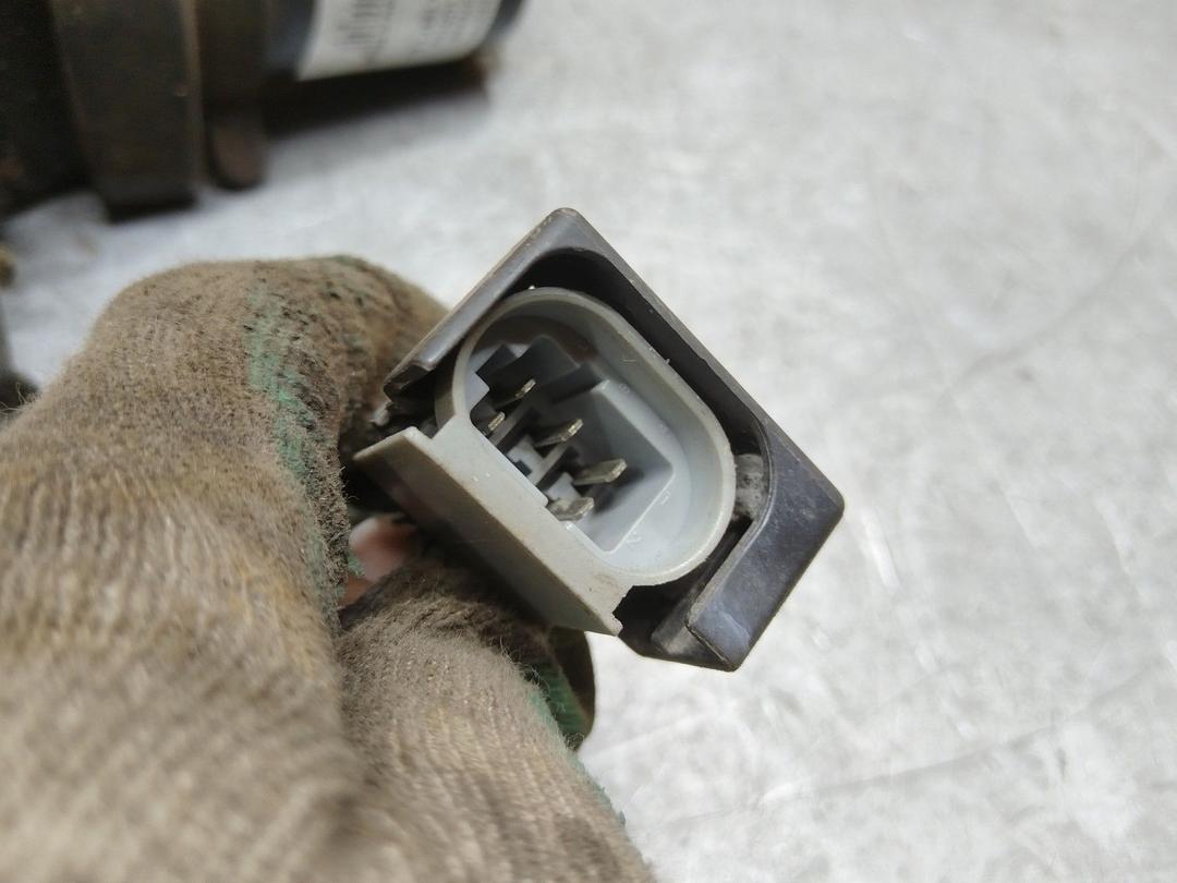 Моторчик передних стеклоочистителей (дворников) 1UO11U Renault Laguna купить