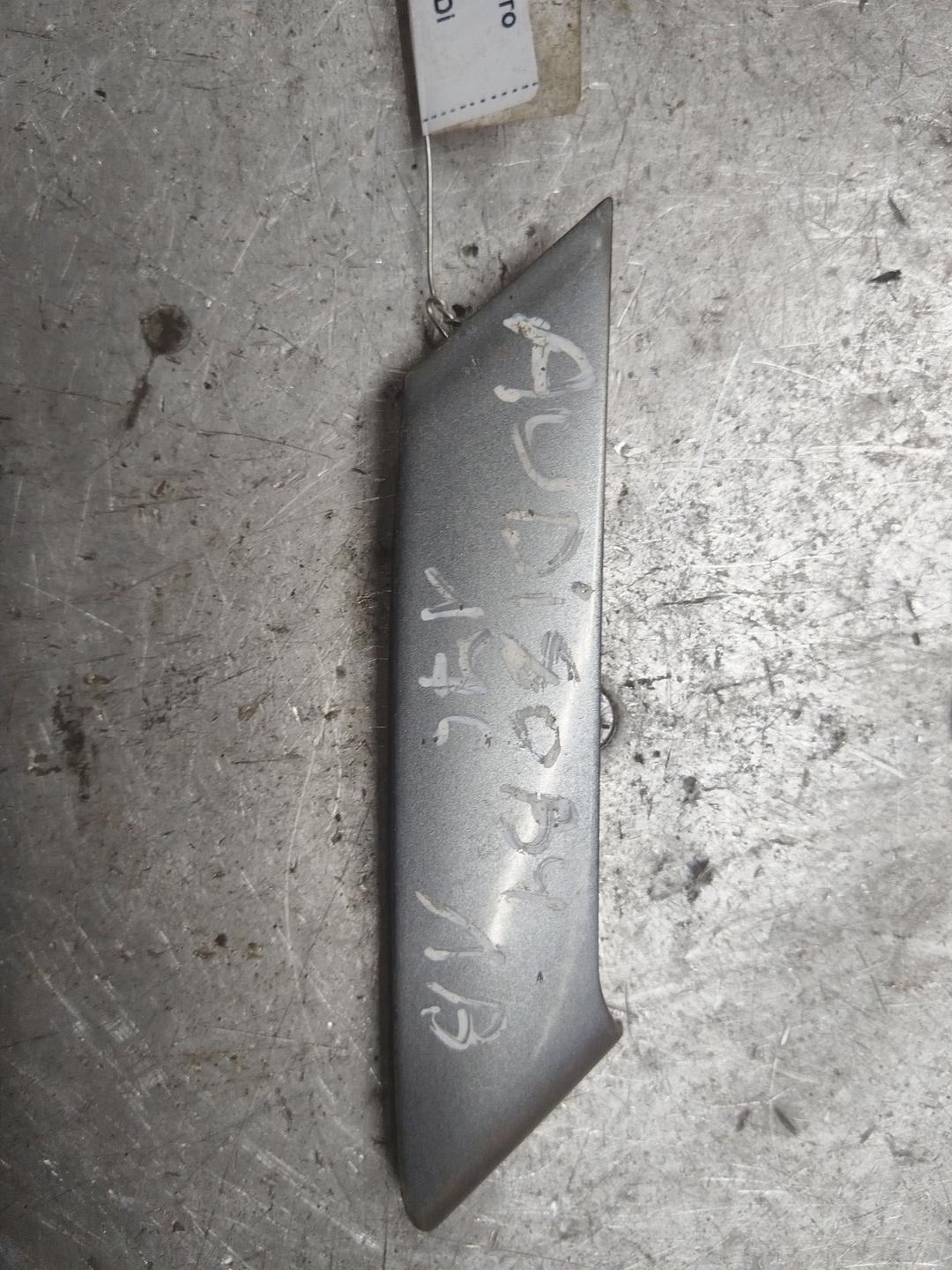 Молдинг крыла заднего правого V42WC3 Audi 80 купить