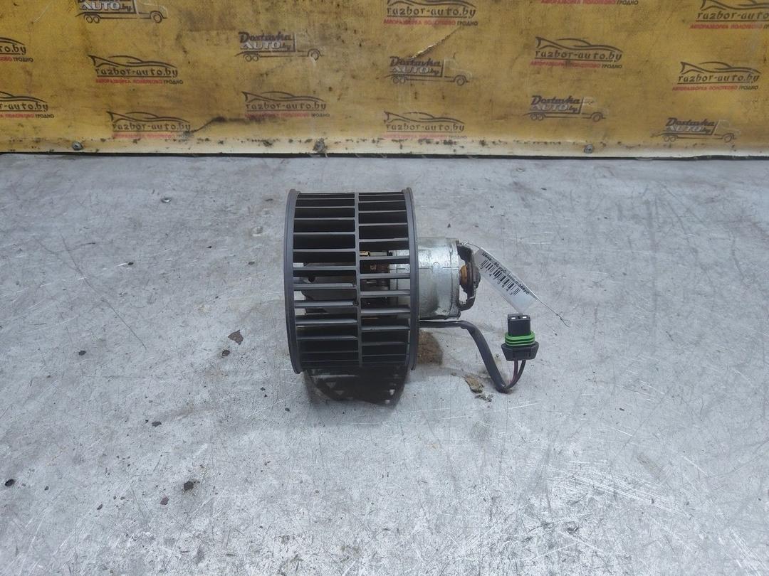 Моторчик печки 17RJF8 Renault Espace