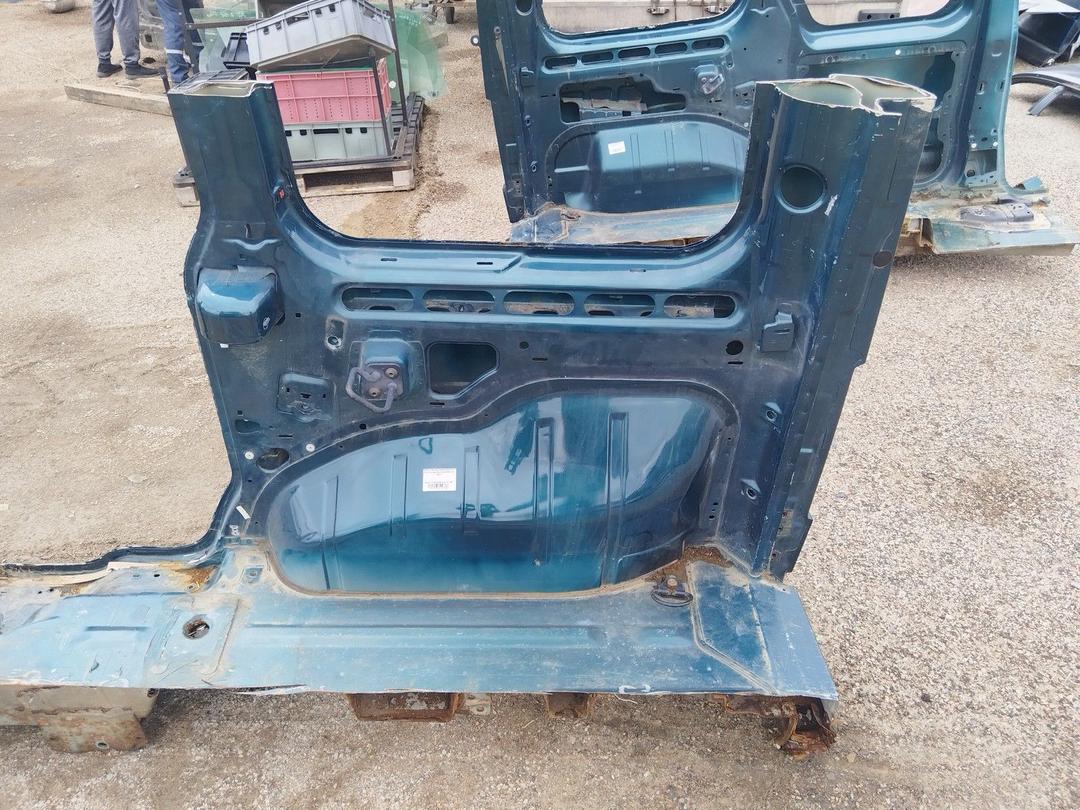 Крыло заднее правое 20NVH3 Ford Tourneo Connect купить с доставкой. Огромный выбор запчастей и марок авто. У нас есть практически все.