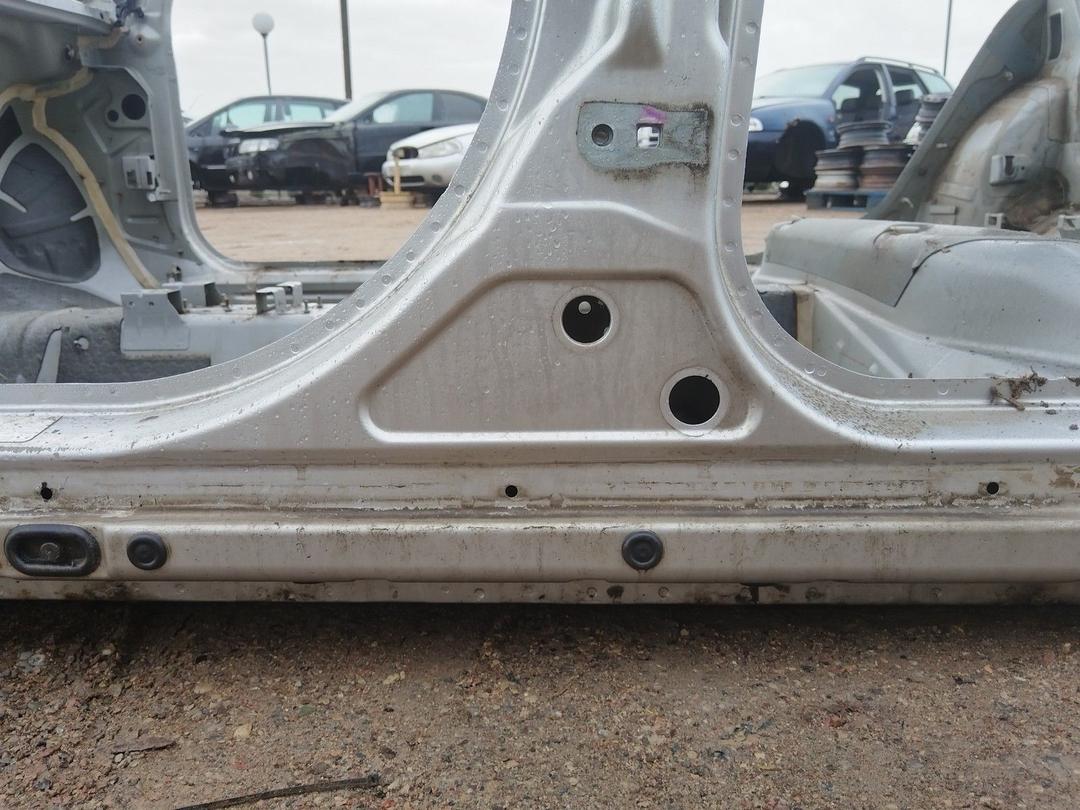 Стойка кузовная центральная левая 2MVAE8 Opel Vectra купить с доставкой