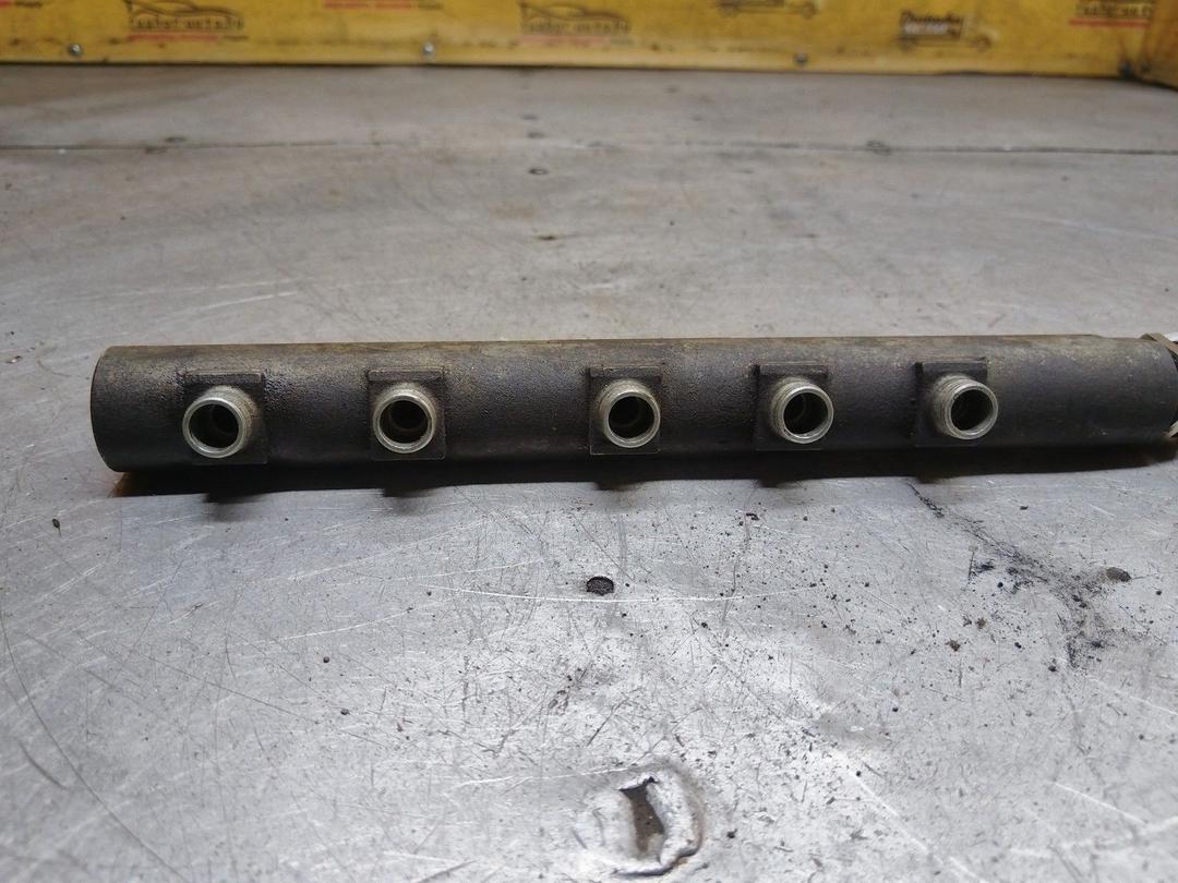 Топливная рампа XXEU3Y Alfa Romeo 147 купить