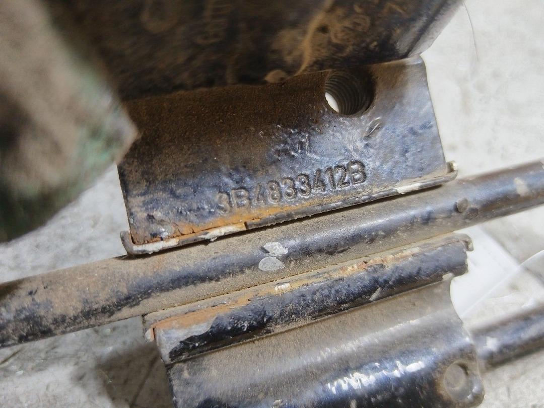 Петля двери задней правой 9LCVX4 Volkswagen Passat купить в магазине запчастей бу