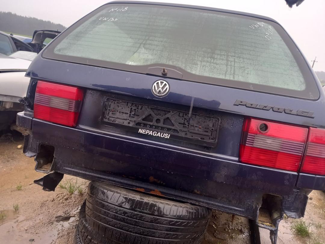 Фонарь крышки багажника левый G4TMFM Volkswagen Passat