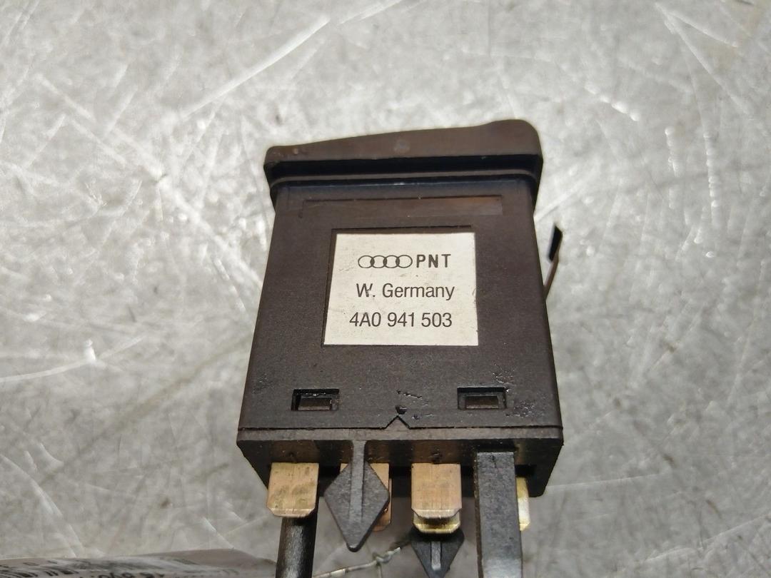 Кнопка подогрева заднего стекла CO7759 Audi 80 купить в магазине запчастей бу