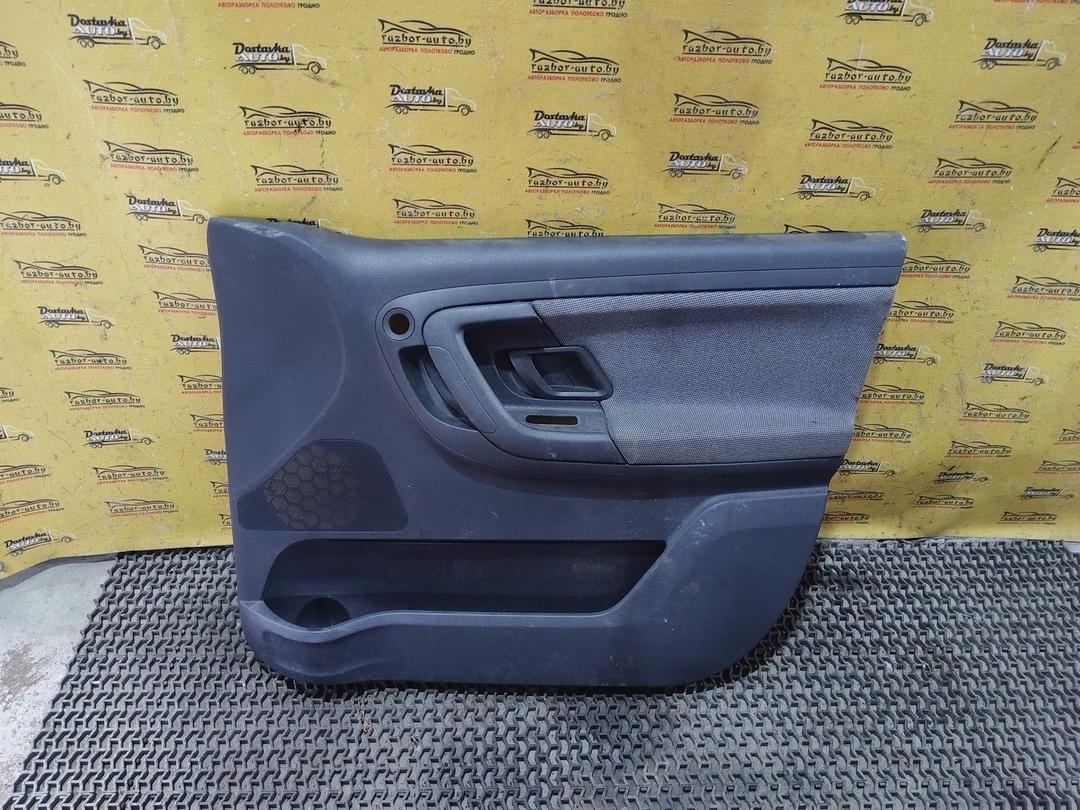 Обшивка двери передней правой (дверная карта) RETCZA Skoda Fabia