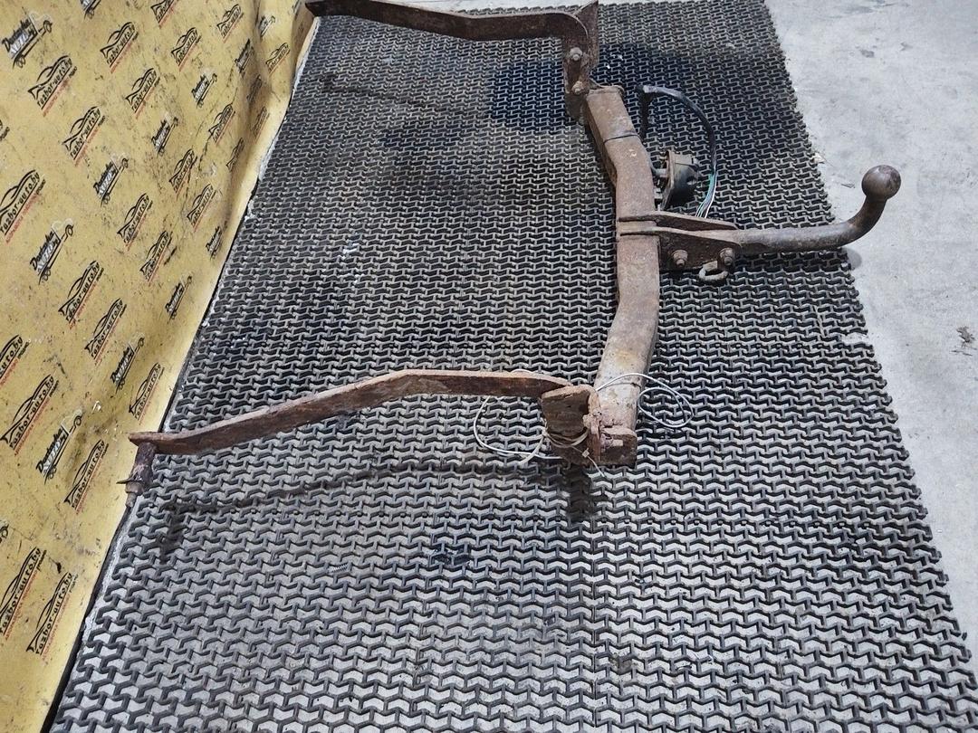 Прицепное устройство (фаркоп) 2VSF15 Renault Laguna купить в магазине запчастей бу