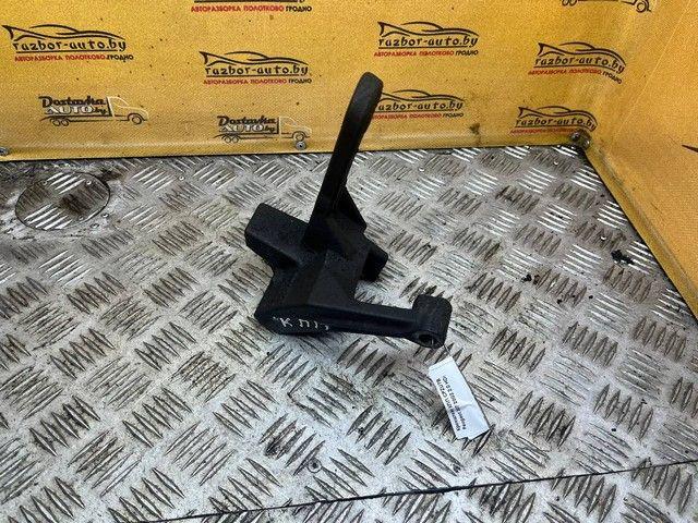 Кронштейн КПП CPZU7B Peugeot 307 - Фото 1