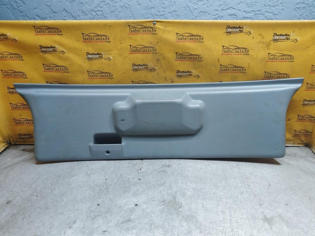 Обшивка крышки багажника ZC6M67 Fiat Punto