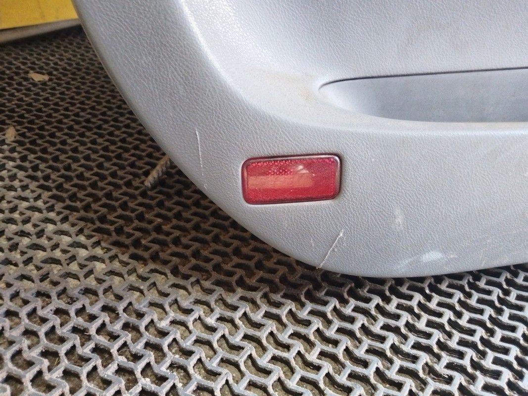 Обшивка двери передней левой (дверная карта) EA52MT Toyota Avensis Verso купить с доставкой