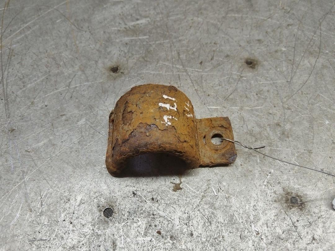 Крепление втулки стабилизатора LG7IEC Peugeot 607 - Фото 1