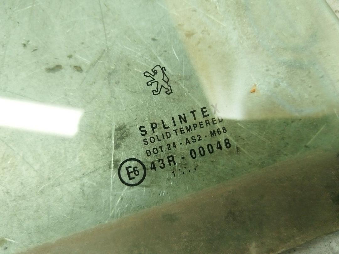 Стекло двери задней правой 9NHNQV Peugeot 307 купить