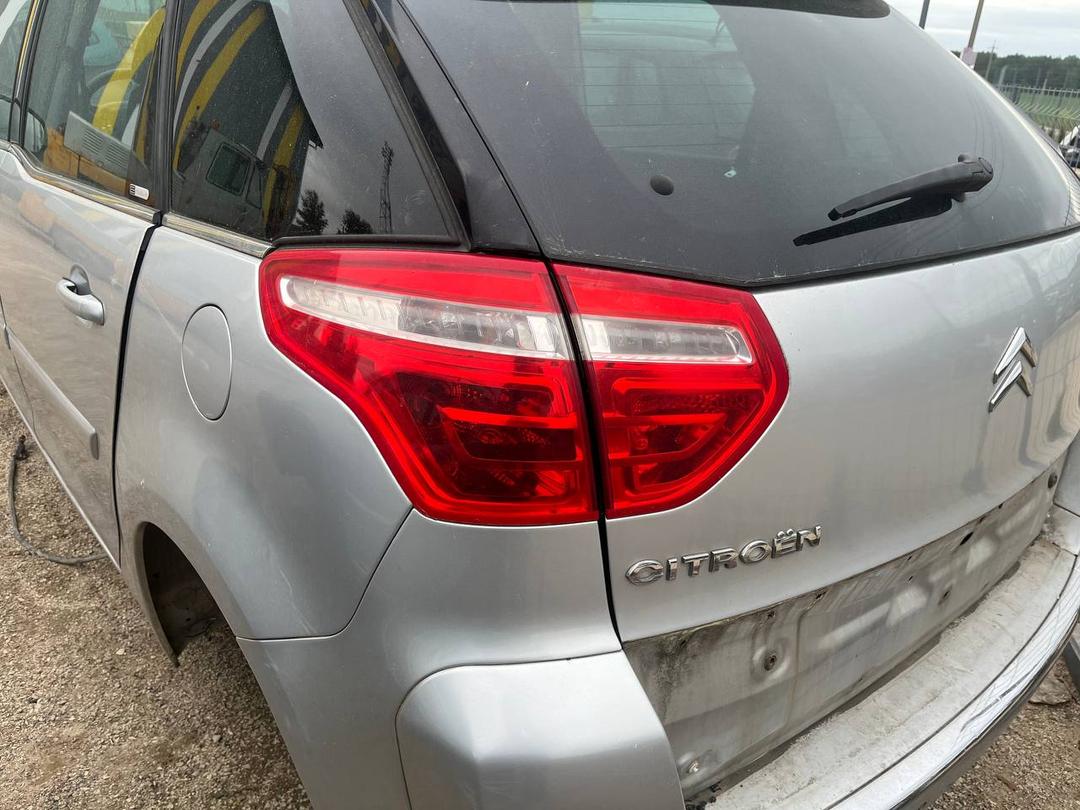 Фонарь крышки багажника левый ZXNWID Citroen C4 Picasso