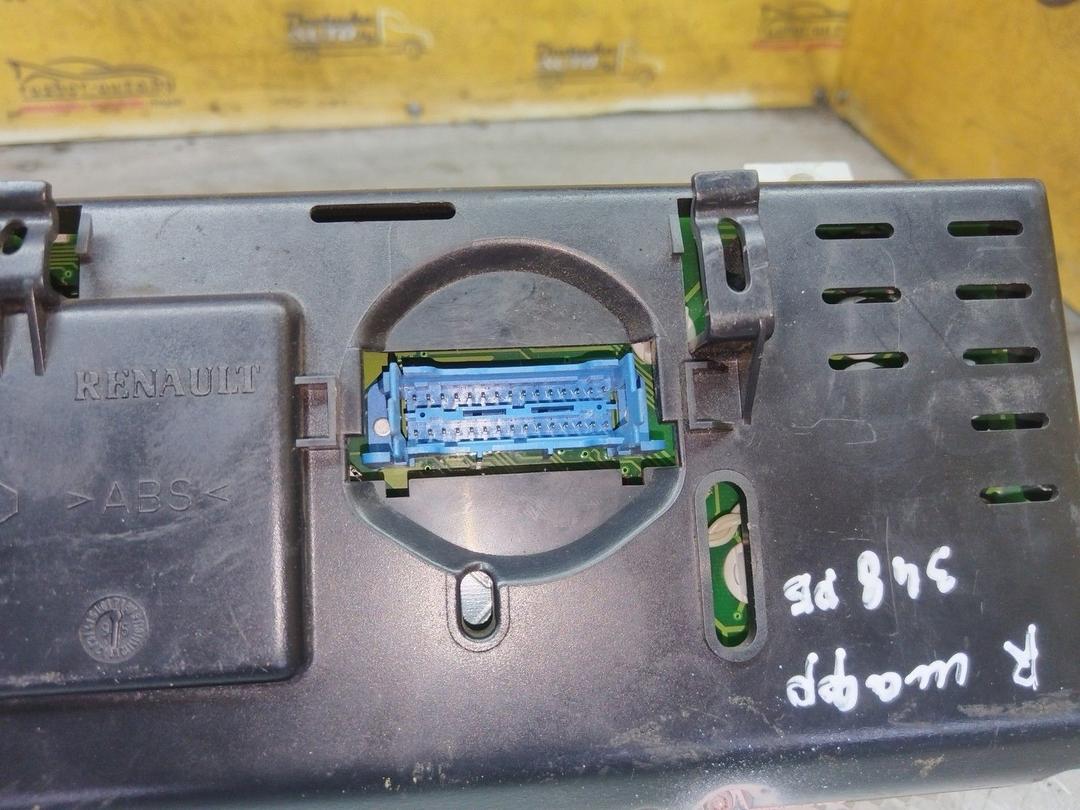 Щиток приборов (приборная панель) 6PZLIN Renault Safrane undefined