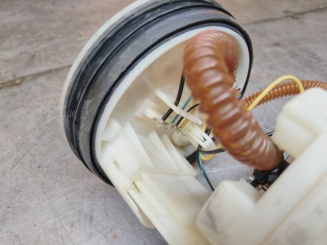 Колба в бак XJ9QH4 Audi A3 купить с доставкой. Огромный выбор запчастей и марок авто. У нас есть практически все.