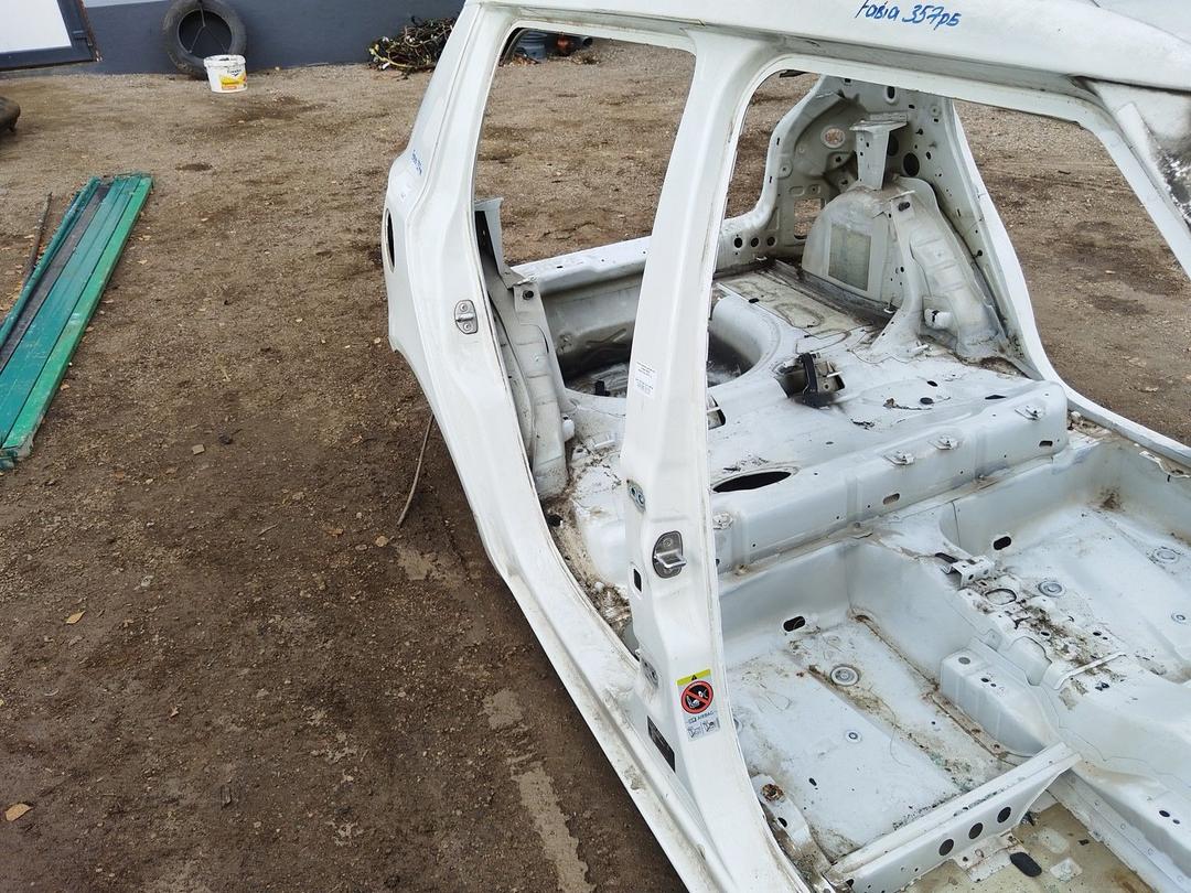 Стойка кузовная центральная правая I5AOIZ Skoda Fabia купить в магазине запчастей бу