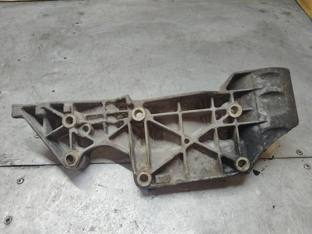 Кронштейн генератора FP26RG Volkswagen Golf купить