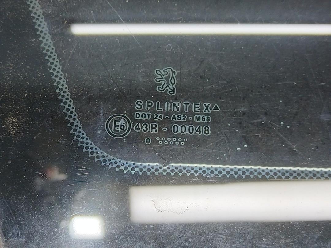 Стекло кузовное боковое левое S55DY3 Peugeot 406 купить