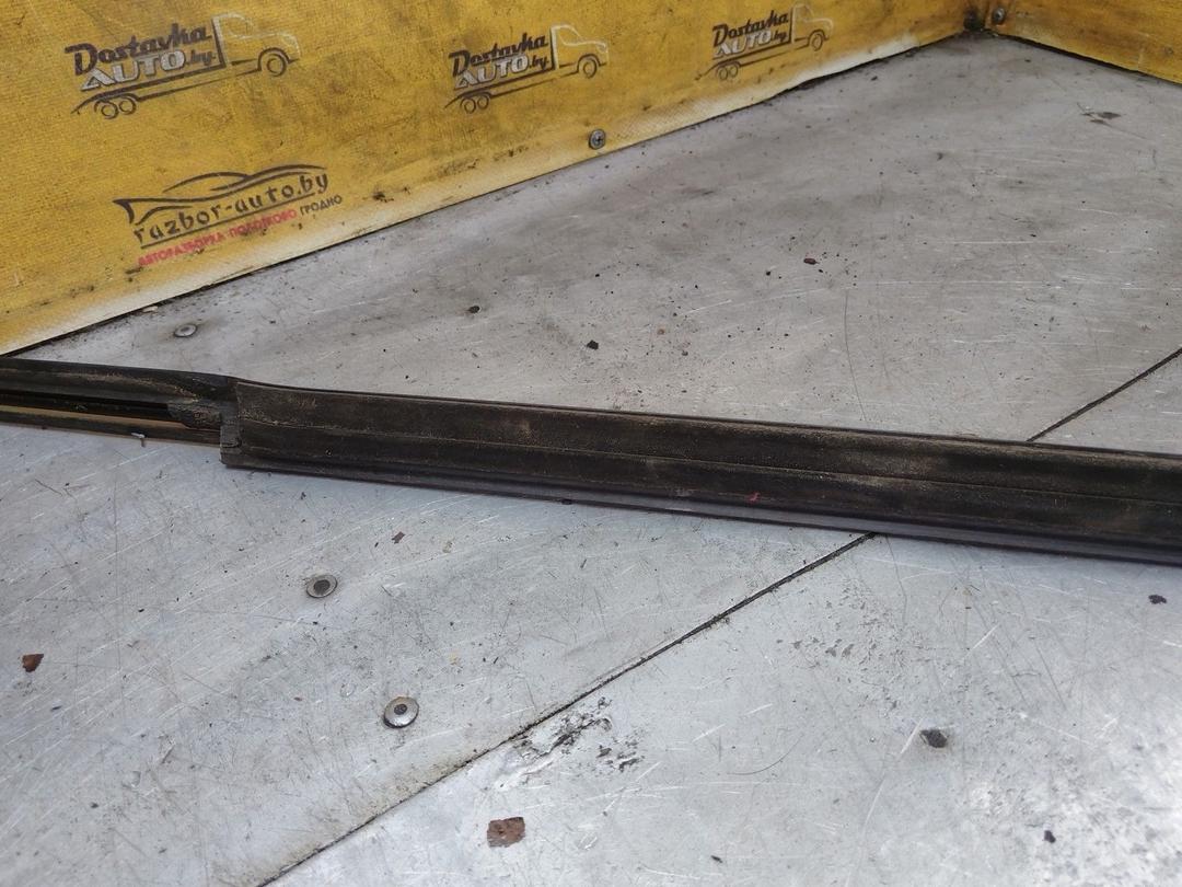 Уплотнитель стекла двери (бархотка) 9G3OJM Kia Sorento купить на авторазборке