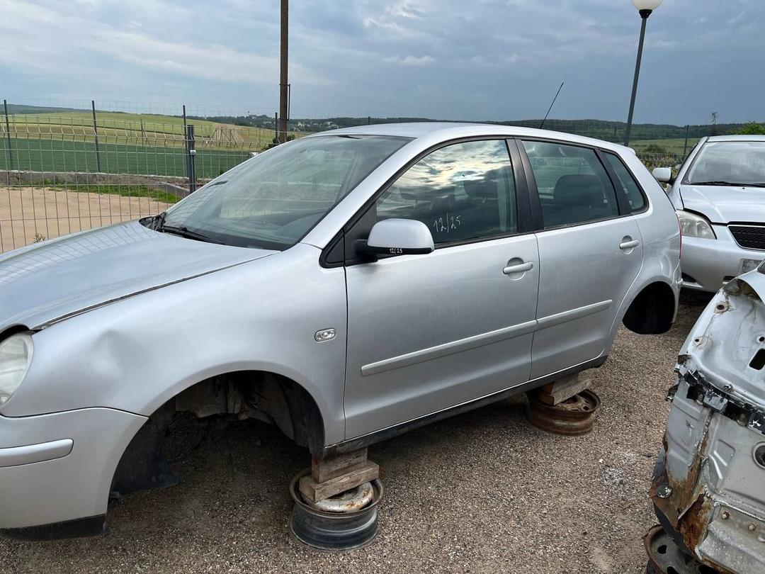 Замок двери задней левой D5818W Volkswagen Polo