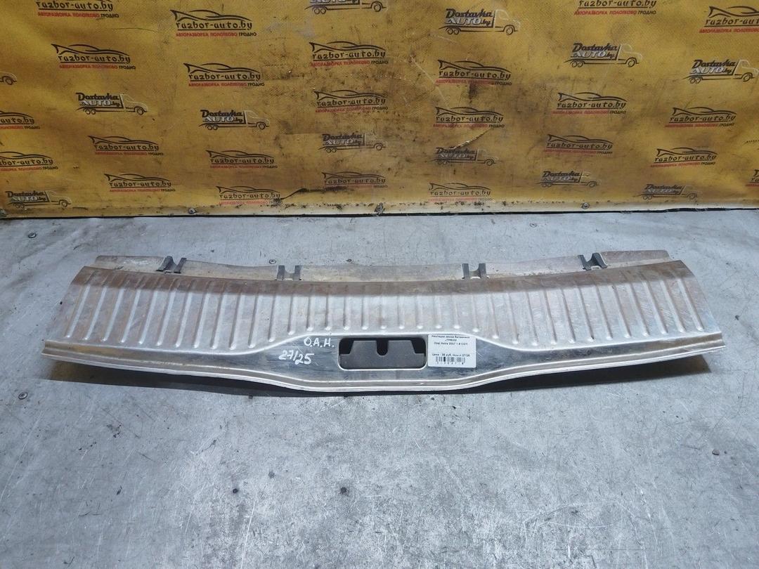 Накладка замка багажника J7FRXM Opel Astra купить