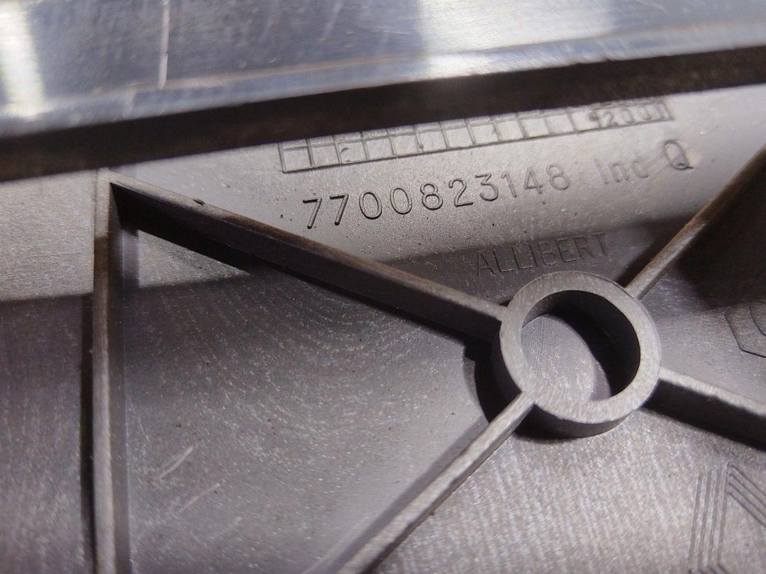 Рамка под магнитолу BHZ2RZ Renault Laguna купить на авторазборке