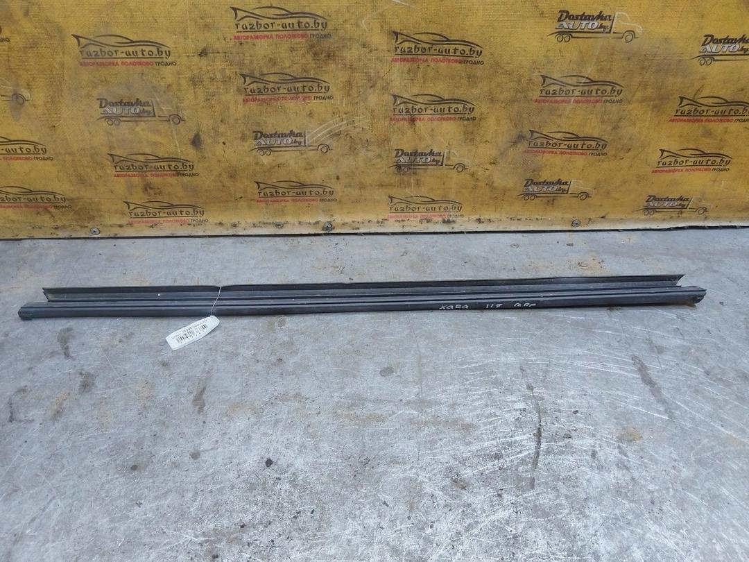 Молдинг стекла двери передней правой внутренний EHWJRE Citroen Xsara Picasso