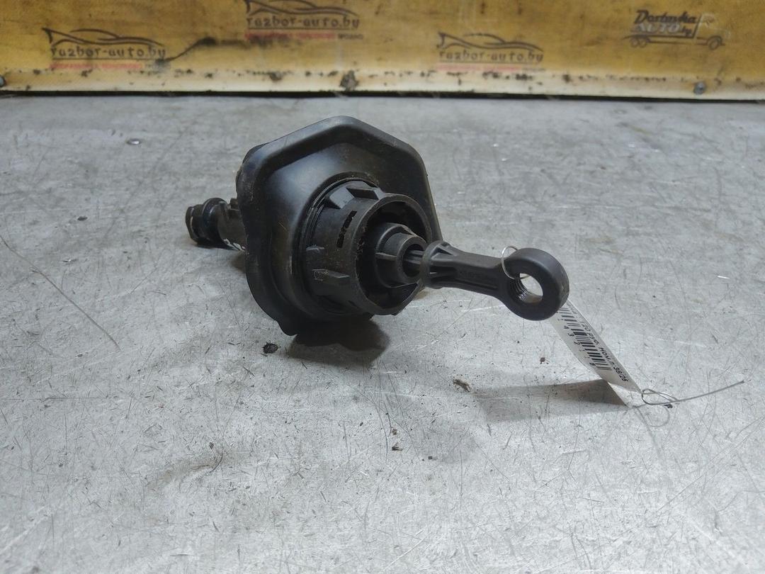 Цилиндр сцепления главный JPDY8L Ford Mondeo купить на авторазборке